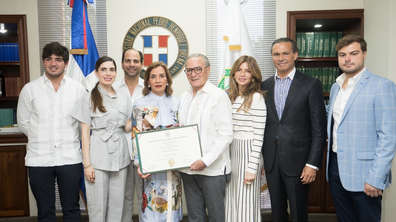 La UNPHU reconoce como Egresada Distinguida a Haydée Kuret de Rainieri.