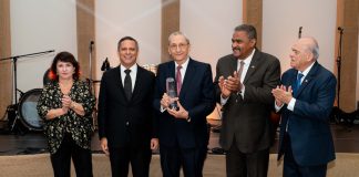 Reconocen a jueces y exjueces iberoamericanos durante gala de la XXII Cumbre Judicial en Santo Domingo.