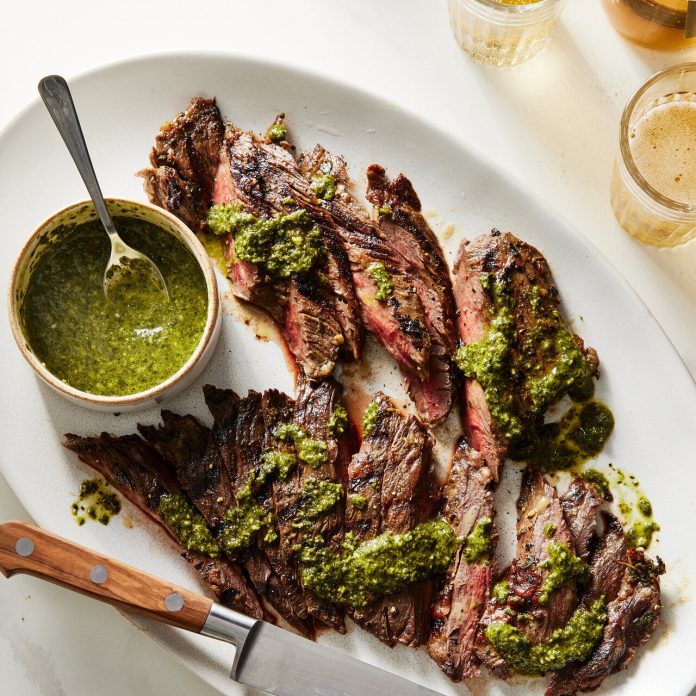 El churrasco español se inserta en la gastronomía dominicana. El churrasco español se inserta en la gastronomía dominicana.