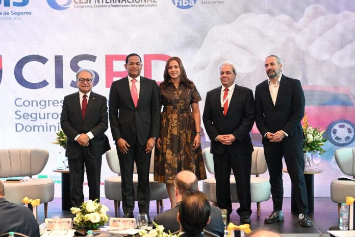 Superintendente de Seguros propone replantear modelo actual del sector desde la innovación e inclusión. Superintendente de Seguros propone replantear modelo actual del sector desde la innovación e inclusión.