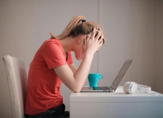 Ciberdelincuentes aprovechan cuentas robadas de empleados para entrar a las empresas: ya causan 1 de cada 3 ataques.