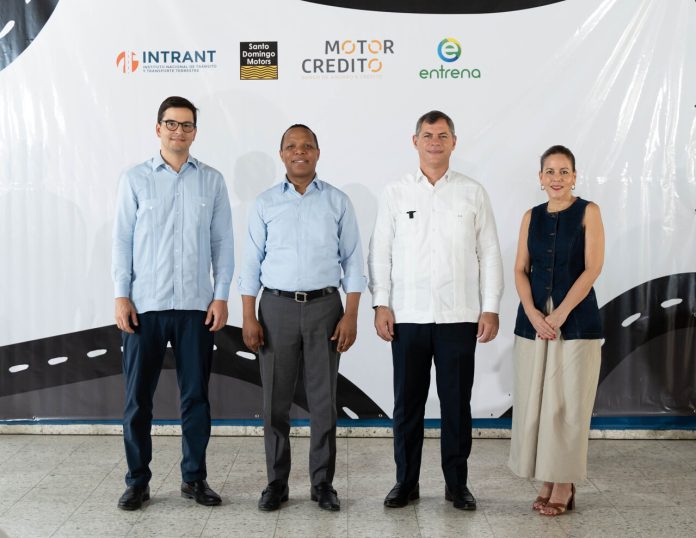 Alumnos de Pedro Brand presentan ideas innovadoras para mejorar el tránsito.