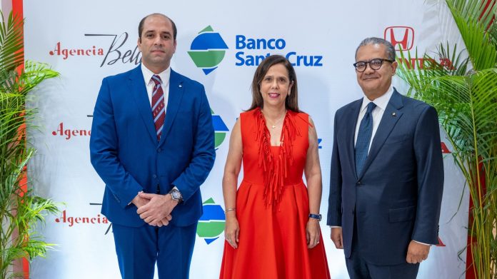 Banco Santa Cruz y Agencia Bella impulsan soluciones de financiamiento para adquisición de vehículos.