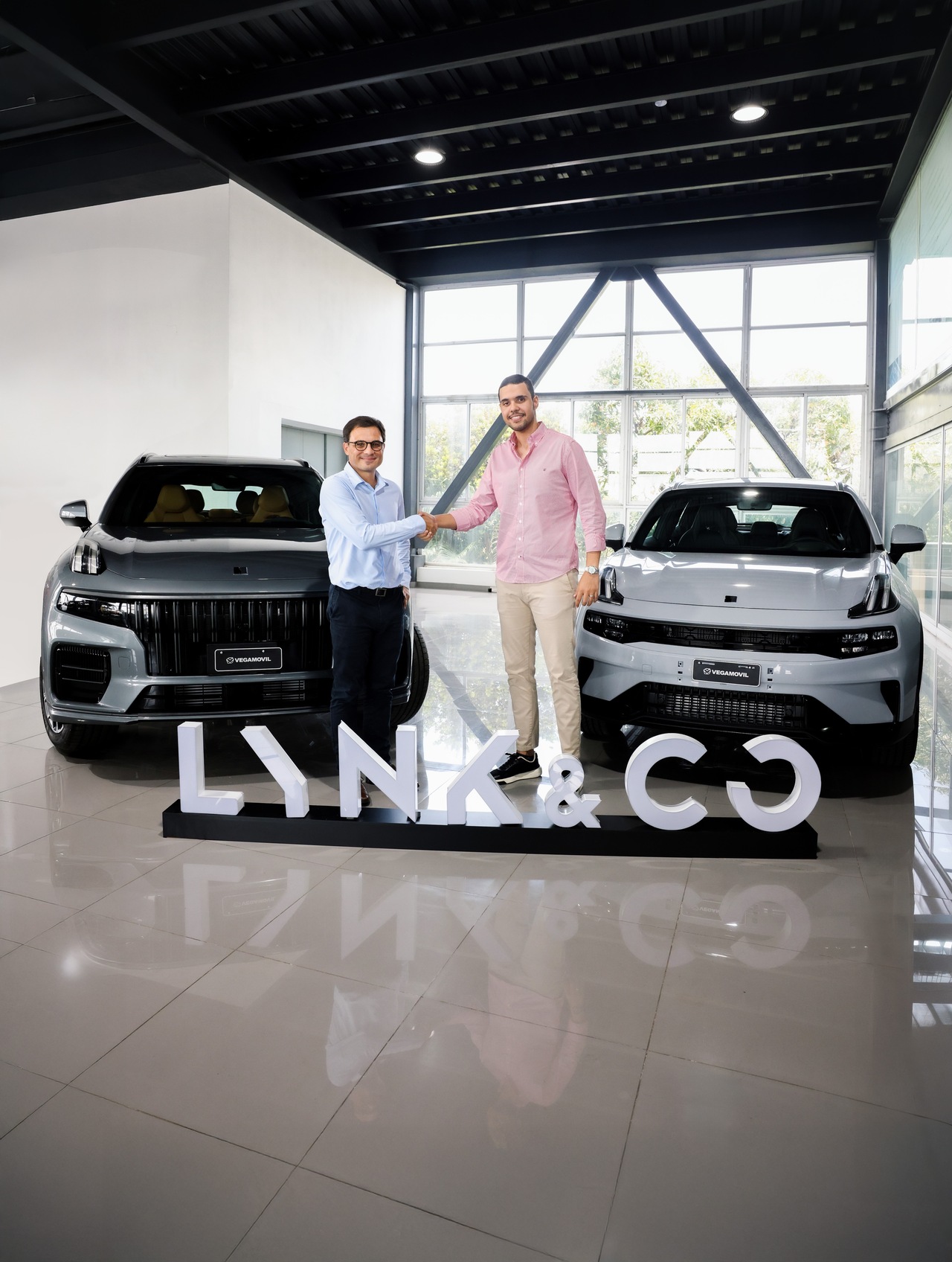 Lynk & Co firma alianza estratégica con Vegamovil.
