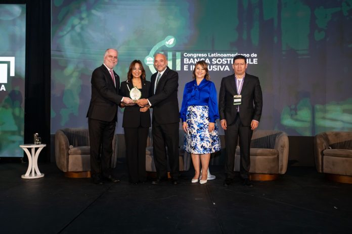 BHD recibe premio por su contribución a los Objetivos de Desarrollo Sostenible.