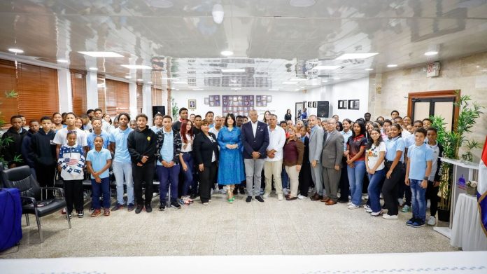 Contraloría destaca la capacidad de ahorro del presidente Abinader para crear empleos. Contraloría destaca la capacidad de ahorro del presidente Abinader para crear empleos.