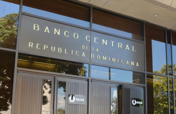 Fortaleza del peso responde a mayores entradas de divisas según análisis del Banco Central