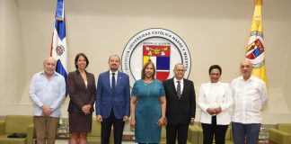 Comunicadores y juristas analizan en PUCMM el proyecto de ley de libertad de expresión.