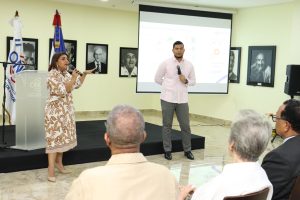 ONDA reconoce a cinco escritores durante conversatorio sobre derecho de autor