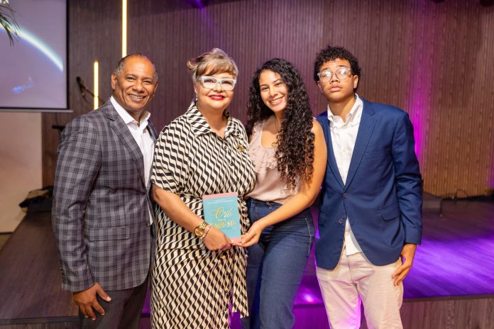 Marie Rodríguez de Valdez lanzan libro “Oro por mi esposo”.