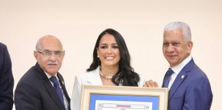 Senado de la República reconoce trayectoria de Celinés Toribio.