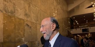 'Testosterona split' de Efraím Castillo será reconocida con el Libro de Cristal 2025