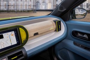Fiat lanza el primer auto fabricado con material reciclado de envases de bebidas de cartón post consumo