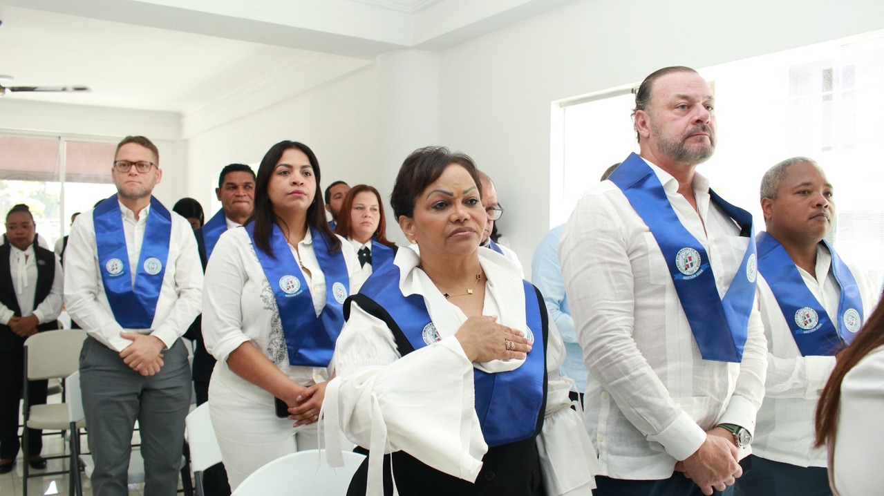 Ecanot fortalece la formación notarial con la graduación de 138 profesionales.
