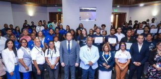 Gabinete de Política Social entrega capital semilla a jóvenes emprendedores.