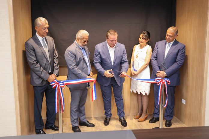 JAC apertura Galería en homenaje a sus Pasados Presidentes.