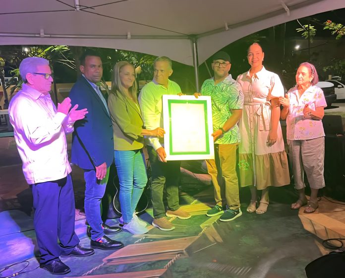 Ayuntamiento Municipal de San Víctor reconoce integrantes del Grupo Garabato Ayuntamiento Municipal de San Víctor reconoce integrantes del Grupo Garabato