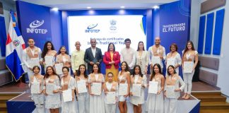 INFOTEP y Embajada de la India fomentan el bienestar integral con capacitación en yoga.