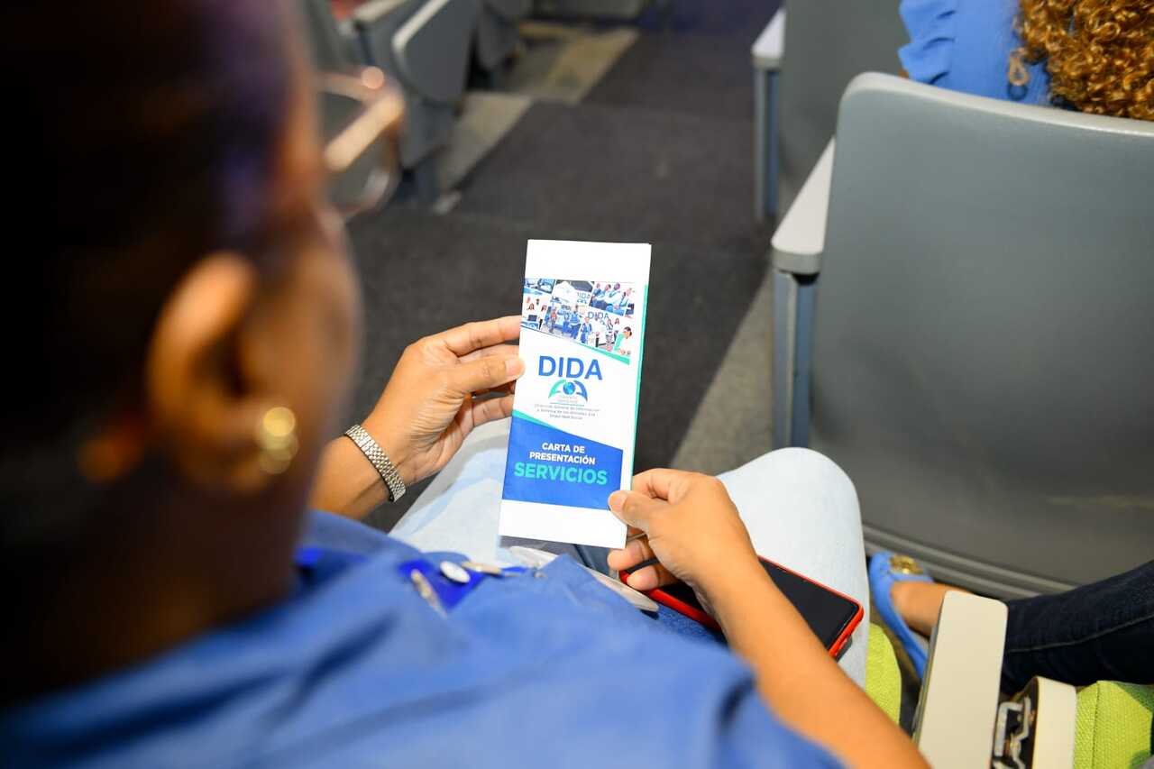 Colaboradores de la DGA reciben orientación de DIDA sobre pensiones.