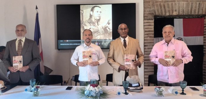 Efemérides Patrias presenta libro “Con la Patria en la piel” de Sergio Reyes.
