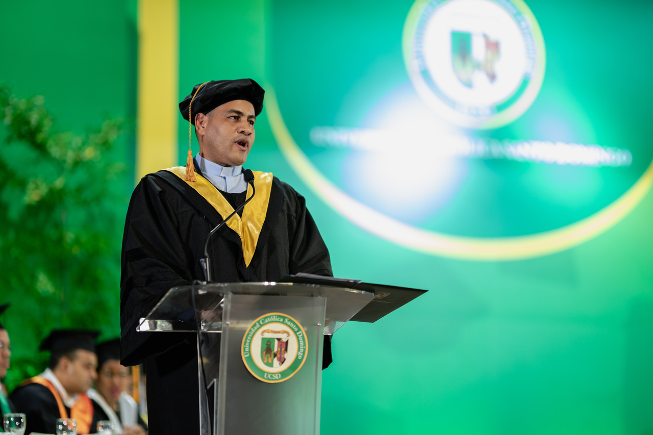 UCSD realiza 97° graduación liderada por áreas de educación y salud.