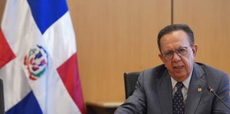Gobernador del BCRD dialoga con ASIEX sobre inversión extranjera.