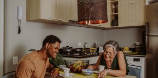 Airbnb ofrece recomendaciones esenciales para protegerse de huracanes y desastres ambientales