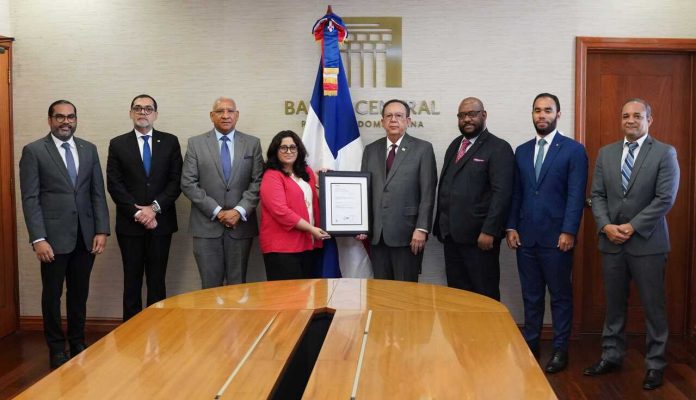 BCRD recibe título de Gestión de Seguridad de la Información bajo la norma ISO 27001:2022