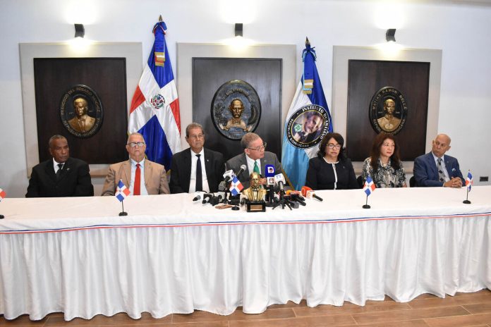 Instituto Duartiano formalizó querella por ultraje al Himno Nacional. Instituto Duartiano formalizó querella por ultraje al Himno Nacional.