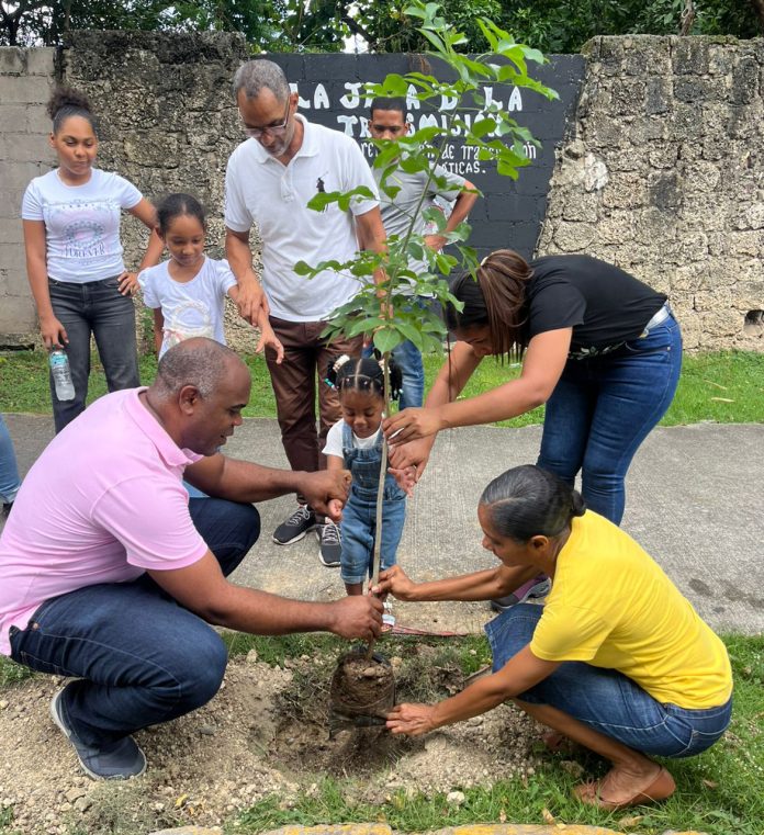 Fundación Ecológica Renacer impulsa jornada de reforestación en Cristo Rey