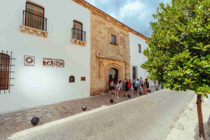 Centro Cultural Taíno Casa del Cordón realizó conversatorio “Ada Balcácer: un acercamiento a su mundo creativo”.