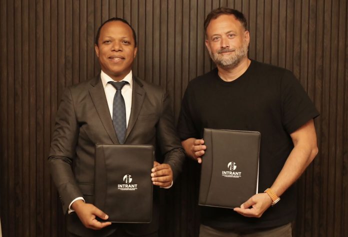 INTRANT y Nippy realizan acuerdo estratégico en beneficio de los motoconchos.