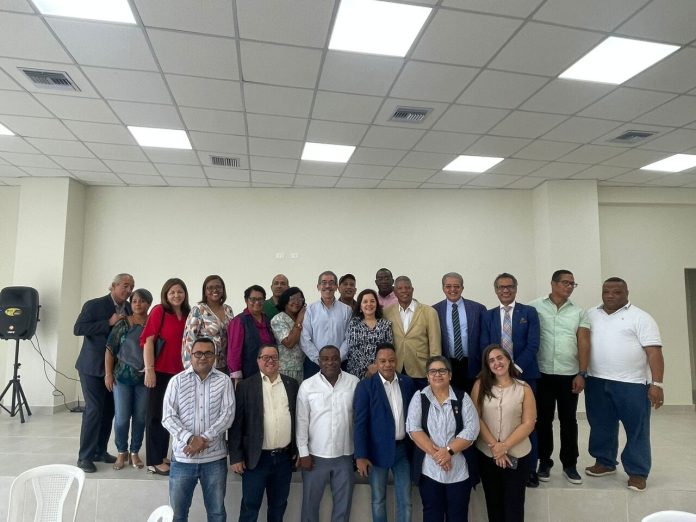 Jorge Asjana David realiza asamblea informativa en Hato Mayor.