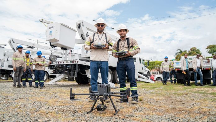 Pilotos Drones ETED ETED incorpora drones de alta tecnología para optimizar la supervisión del sistema eléctrico nacional