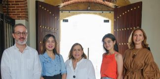Cronistas sociales y sus familias viven un viaje al legado taíno y colonial en el Centro Cultural Taíno Casa del Cordón