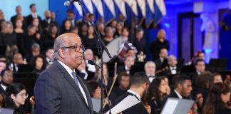 Realizan regrabación del himno nacional dominicano.