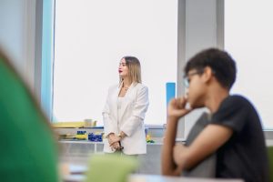 Grecia Vidal impulsa un espacio para fortalecer la oratoria desde cero