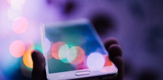 Los jóvenes dominicanos entierran la llamada telefónica