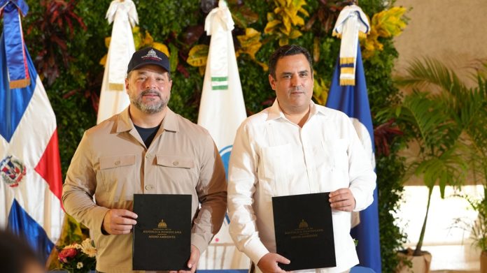 Paíno Henríquez y Danilo Ginebra Medio Ambiente y Altice se unen para fortalecer la educación ambiental en Jarabacoa