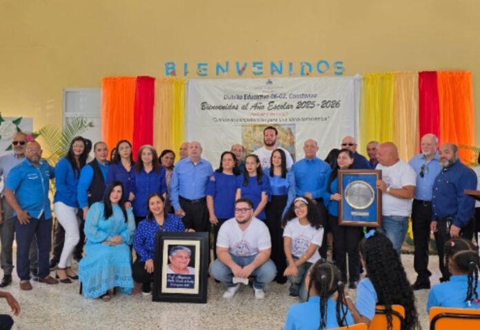 Constanza inaugura escuela en honor a su primera maestra Altagracia Idalia Durán de Quéliz