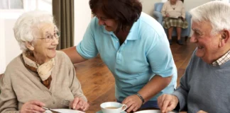 Especialistas de la nutrición recomiendan una dieta variada en las personas de la tercera edad