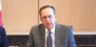 Gobernador del BCRD y ministro Magín Díaz realizan reunión con la misión del Artículo IV del FMI.