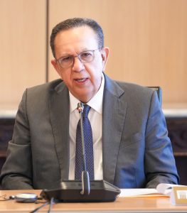 Gobernador Valdez Albizu y ministro Magín Díaz se reúnen con la misión del Artículo IV del FMI