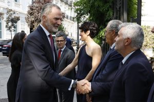 Presidente de EFE afirma que la misión del periodismo es luchar contra la privación de la palabra