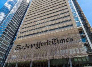 Trump demanda al New York Times por 15,000 millones de dólares por difamación