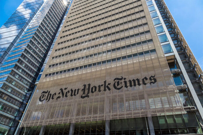 Trump demanda al New York Times por 15,000 millones de dólares por difamación