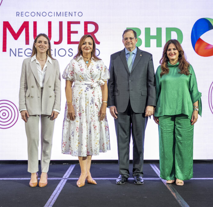 2. Ángela Samper, Josefina González, Steven Puig y Elizabeth Rojas Banco BHD reconoce a cinco mujeres dominicanas líderes en empresas