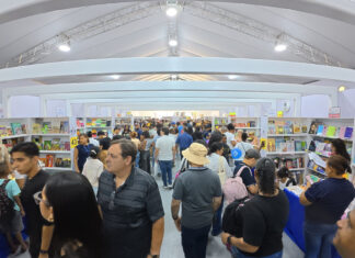 La Feria del Libro convirtió la Plaza de la Cultura en un foco literario y artístico