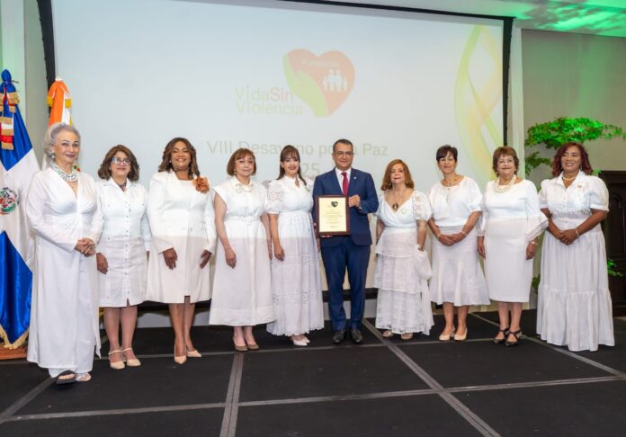 Fundación Vida Sin Violencia conmemora VIII Desayuno Por La Paz Conferencia.