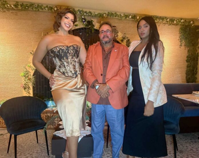 Realizan lanzamiento oficial de programa radial “Domingo que Inspiran con Nicolette Almonte” Realizan lanzamiento oficial de programa radial “Domingo que Inspiran con Nicolette Almonte”